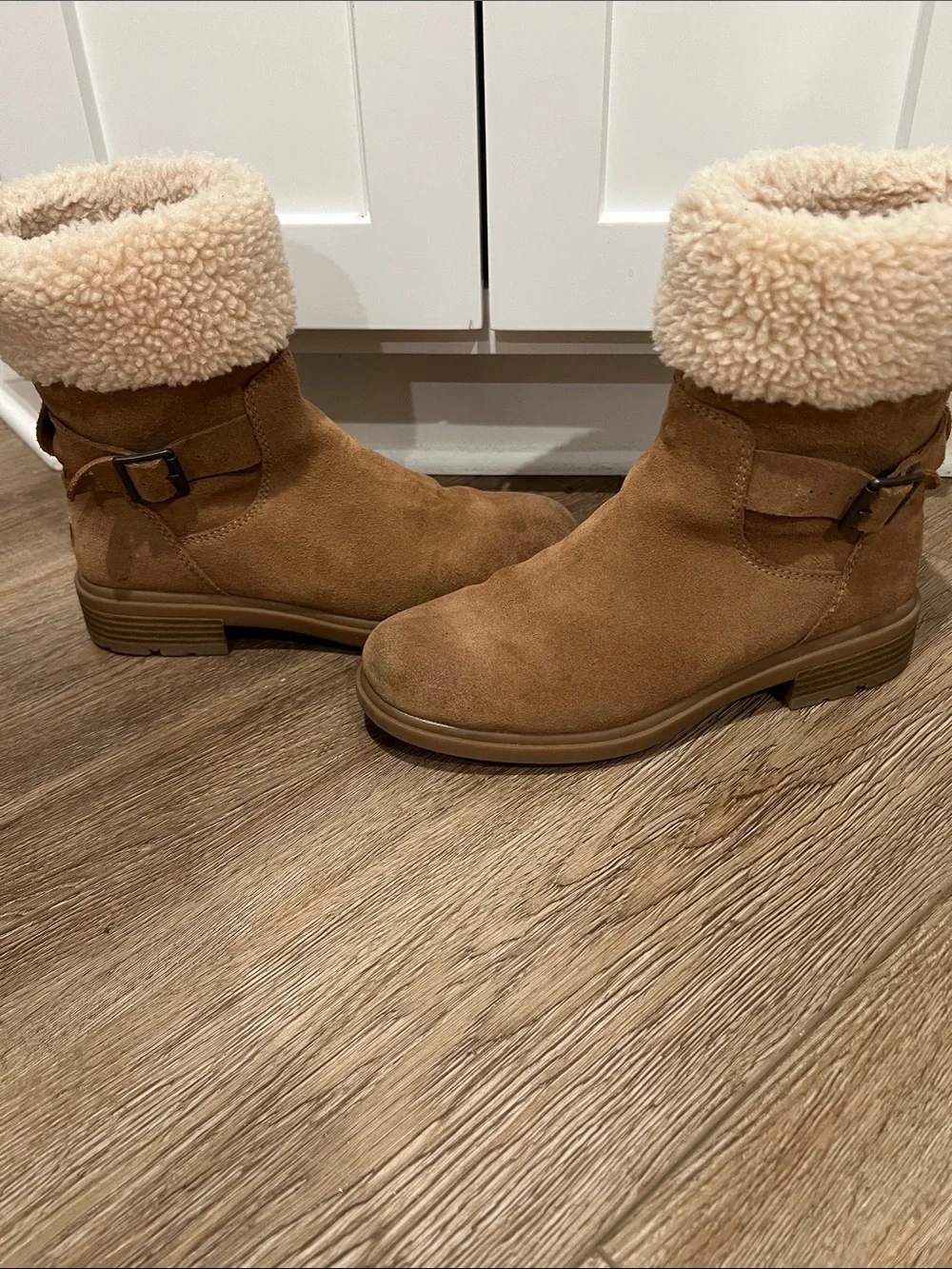 UGG Cozy Shearling-Lined Women’s Suede Ankle Boots - Tan/Cream